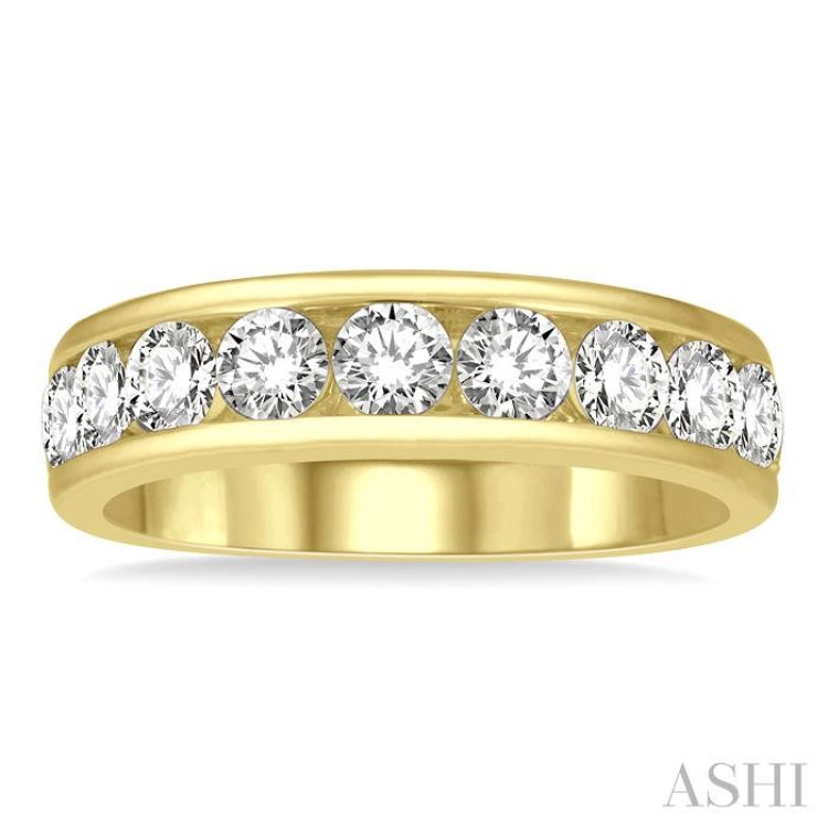 1 1/2 ctw Channel Set 11 Stone Round Cut Diamond Wedding Band in 14K Yellow Gold