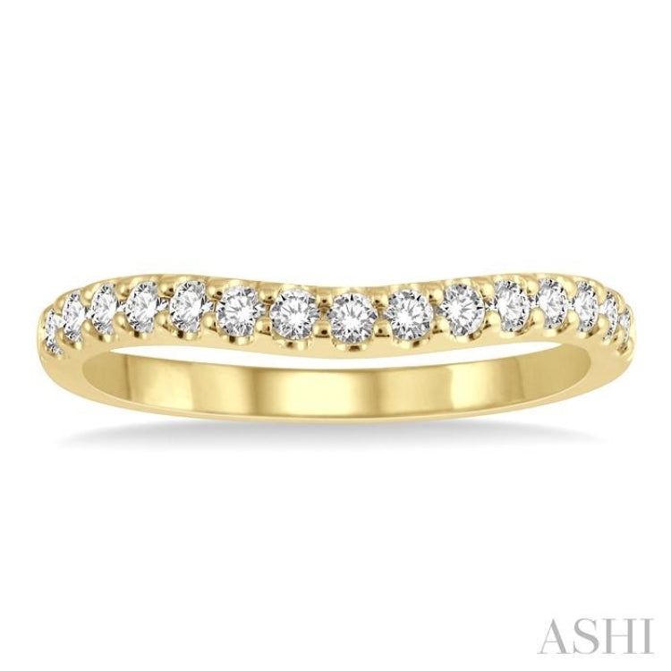 1/3 Ctw Arched Center Round Cut Diamond Wedding Band in 14K Yellow Gold