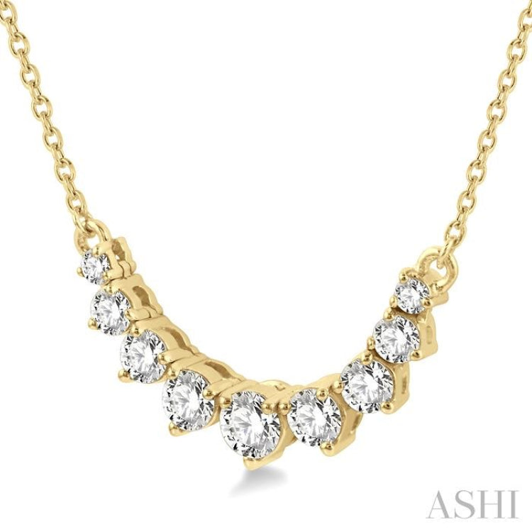 1/2 Ctw Graduated Diamond Smile Necklace in 14K Yellow Gold