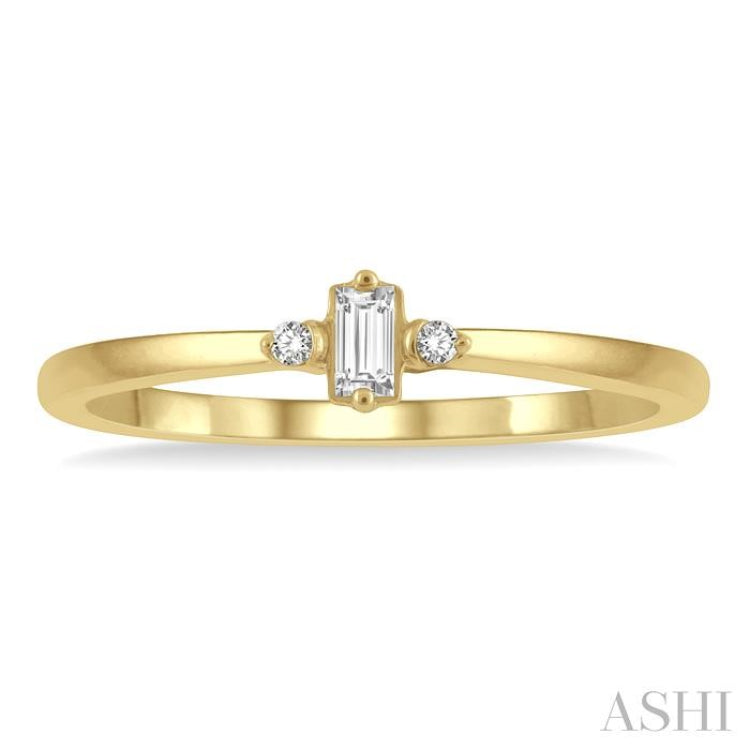 1/20 Ctw Lightweight Baguette and Round Cut Diamond Petite Ring in 10K Yellow Gold