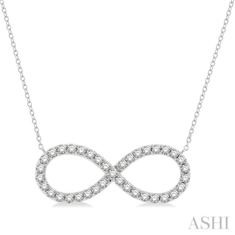 1/2 Ctw Round Cut Diamond Infinity Pendant in 14K White Gold