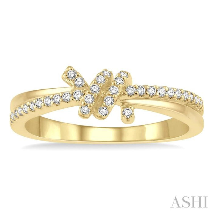 1/6 Ctw Love Knot Round Cut Diamond Crisscross Fashion Ring in 10K Yellow Gold