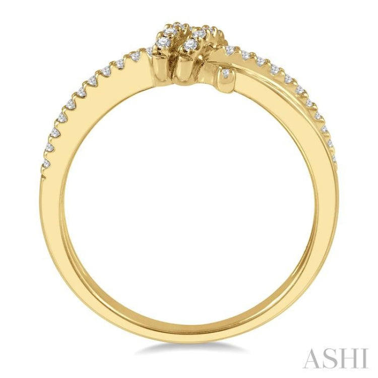 1/6 Ctw Love Knot Round Cut Diamond Crisscross Fashion Ring in 10K Yellow Gold