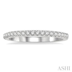 1/4 Ctw Round Cut Diamond Wedding Band in 14K White Gold