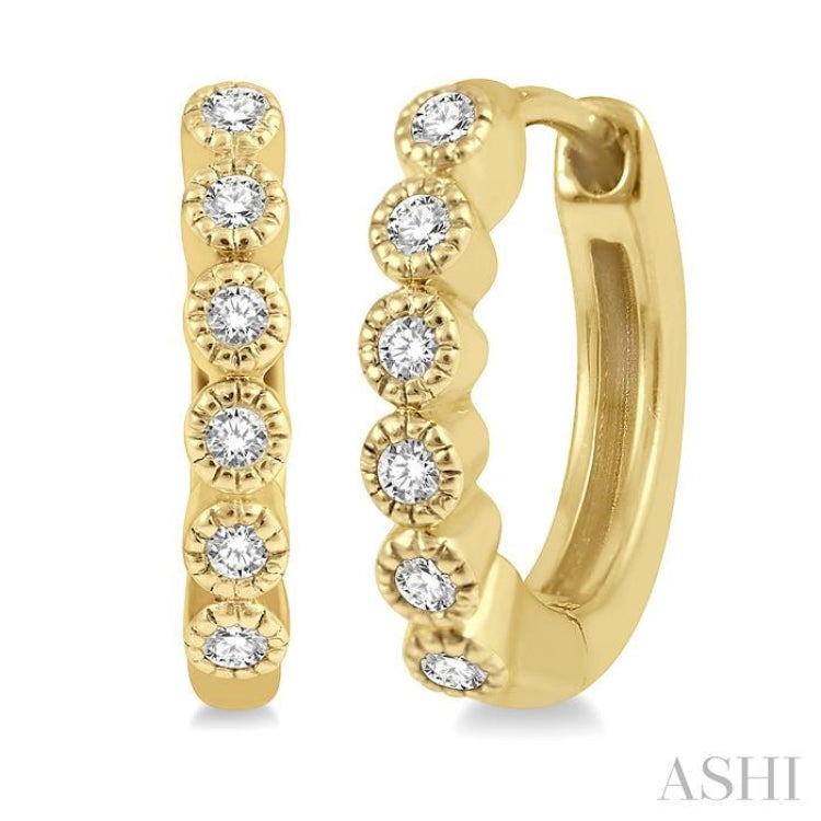 1/10 Ctw Round Cut Diamond Huggie Earrings in 14K Yellow Gold