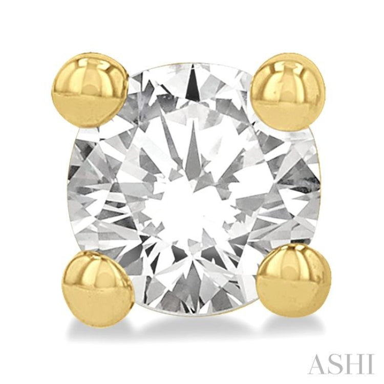 1/10 Ctw Round Cut Diamond Stud Earring in 14K Yellow Gold