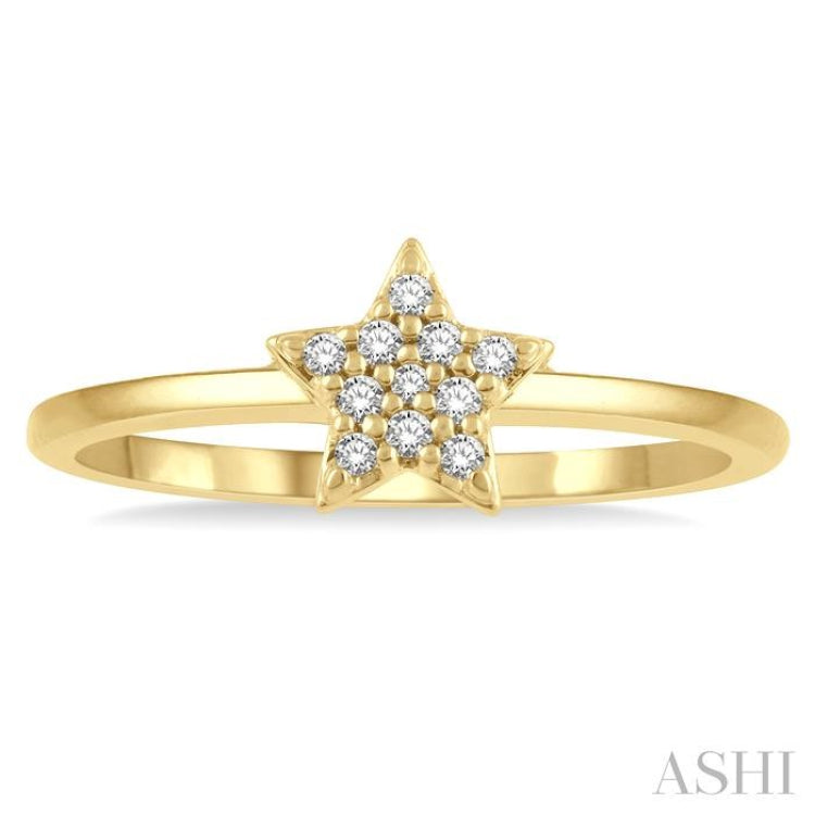 1/10 Ctw Star Round Cut Diamond Petite Fashion Ring in 14K Yellow Gold