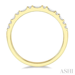 1/3 Ctw Alternating Baguette and Round Cut Diamond Wedding Band in 14K Yellow Gold