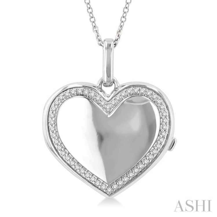 1/10 Ctw Heart Shape Round Cut Diamond Keepsake Locket Pendant With Chain in Sterling Silver