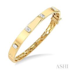 1 1/2 ctw Bezel Set Emerald Cut Diamond Bangle in 14K Yellow Gold