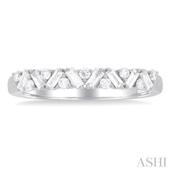 1/3 Ctw Zig Zag Scatter Baguette and Round Cut Diamond Fashion Ring in 14K White Gold