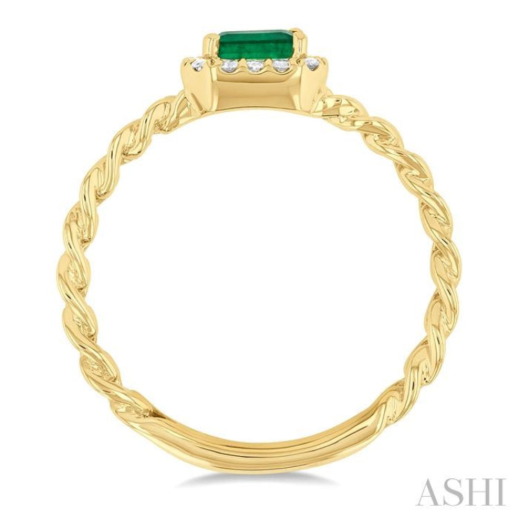 1/10 ctw Curb & Cuban Link East-West 5x3 MM Oval Cut Emerald and Round Cut Diamond Halo Precious Ring in 10K Yellow Gold