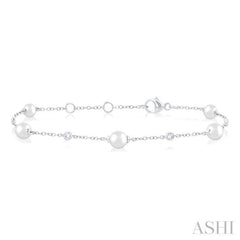 1/6 Ctw 5 MM Cultured Pearl and Round Cut Diamond Fashion Station Bracelet in 14K White Gold