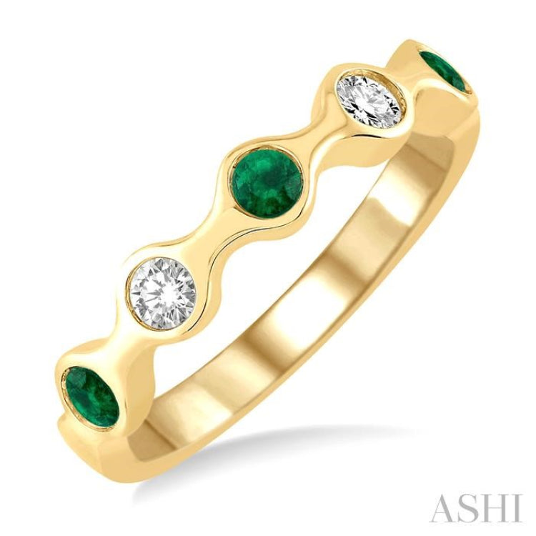 2.8MM Bezel Set Emerald and 1/6 ctw Round Cut Diamond Precious Stackable Band in 14K Yellow Gold