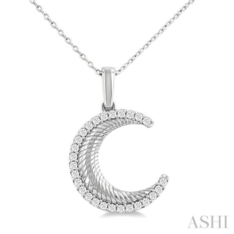 1/5 Ctw Spiral Textured Crescent Moon Round Cut Diamond Fashion Pendant With Chain in 14K White Gold