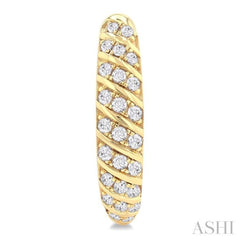 1/2 Ctw Ribbed Swirl Round Cut Diamond Fashion Hoop Earring in 14K Yellow Gold