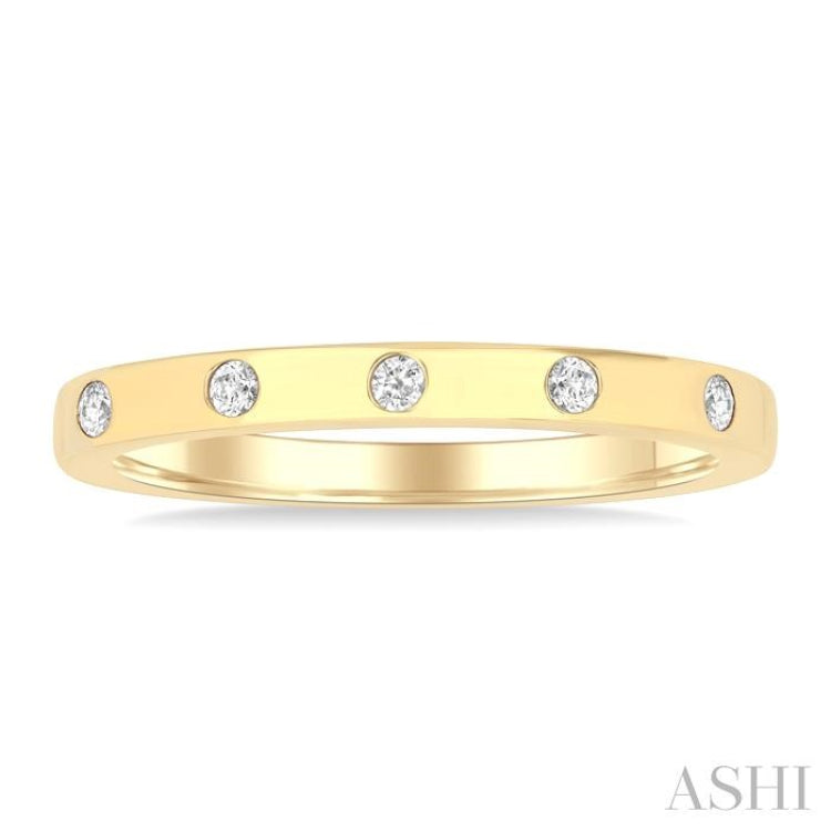 1/4 Ctw Flush Bezel Set Diamond Fashion Band in 14K Yellow Gold