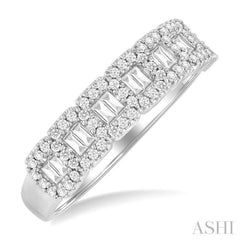 1/2 Ctw Interlocked Octagonal Shape Motif Fusion Baguette and Round Cut Diamond Fashion Band in 14K White Gold