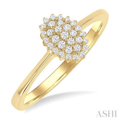 1/6 Ctw Petite Oval Shape Round Cut Diamond Cluster Fashion Ring in 10K Yellow Gold