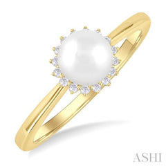 1/10 Ctw Petite 6 MM Cultured Pearl and Round Cut Diamond Floral Halo Fashion Ring in 10K Yellow Gold