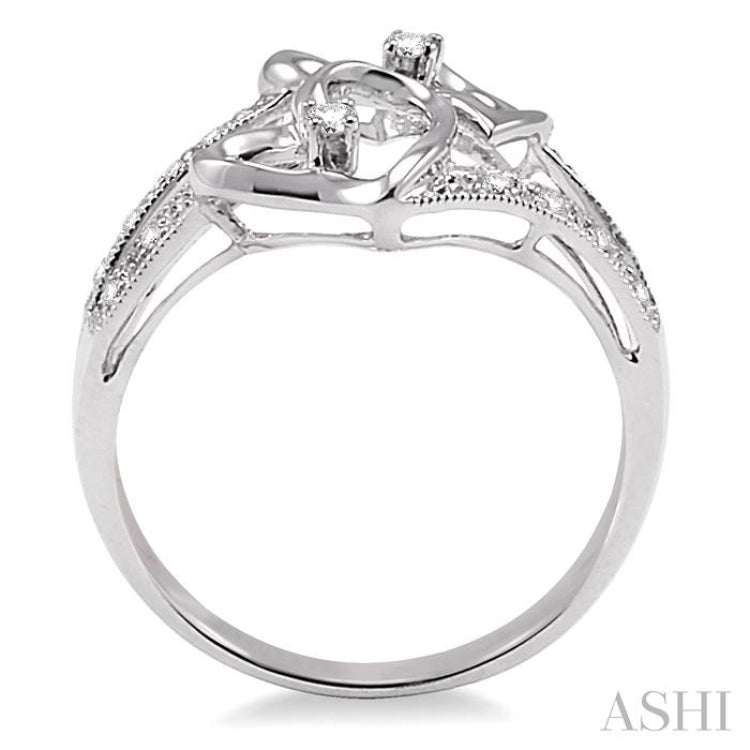 1/10 Ctw Twin Heart Diamond Ring in 14K White Gold