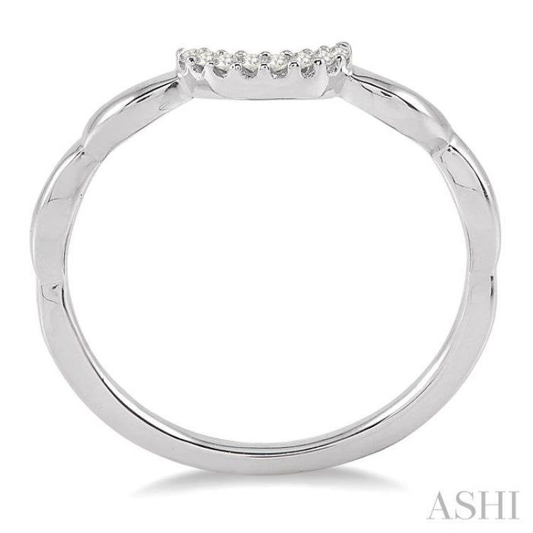 1/20 Ctw Round Cut Diamond Wedding Band in 14K White Gold