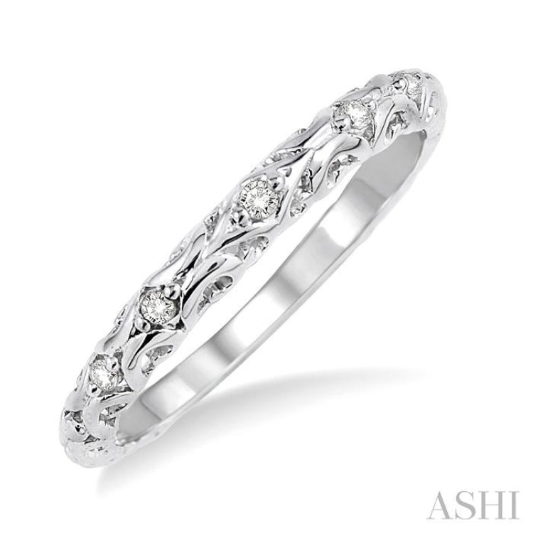 1/20 Ctw Round Cut Diamond Wedding Band in 14K White Gold