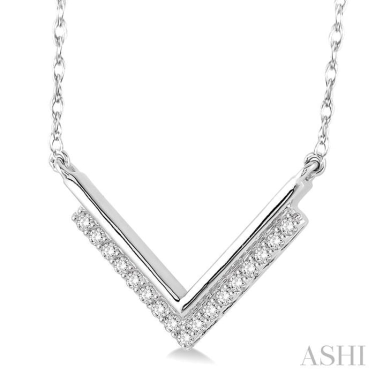 1/5 Ctw 'V' Shape Diamond Pendant in 14K White Gold with Chain