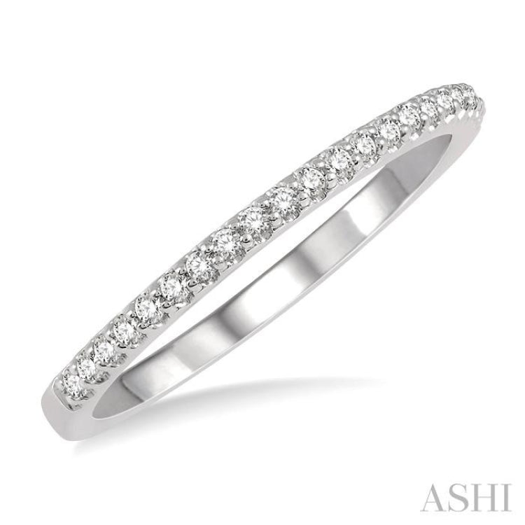 1/6 Ctw Round Cut Diamond Wedding Band in 14K White Gold