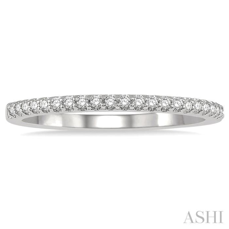 1/6 Ctw Round Cut Diamond Wedding Band in 14K White Gold