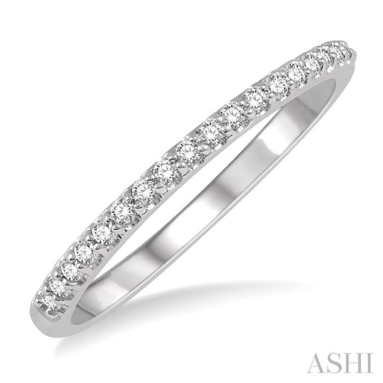 1/6 Ctw Round Cut Diamond Wedding Band in 14K White Gold