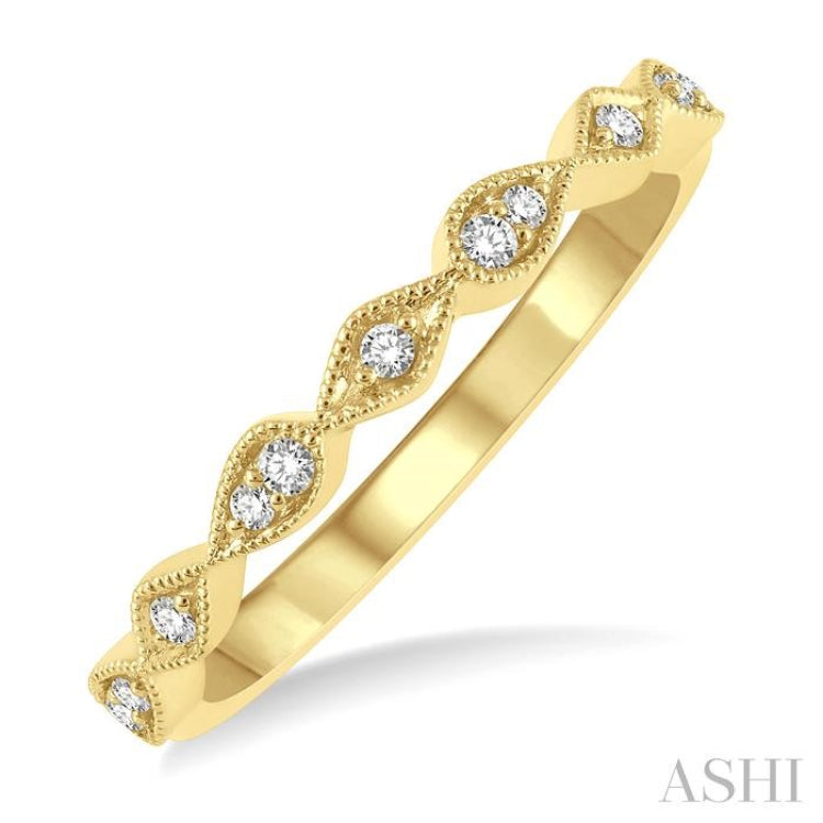 1/10 ctw Pear and Rhombus Shape Lattice Round Cut Diamond Wedding Band in 14K Yellow Gold