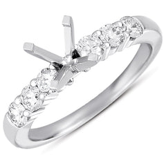 14 KT Rounds Shape White Gold Engagement Ring