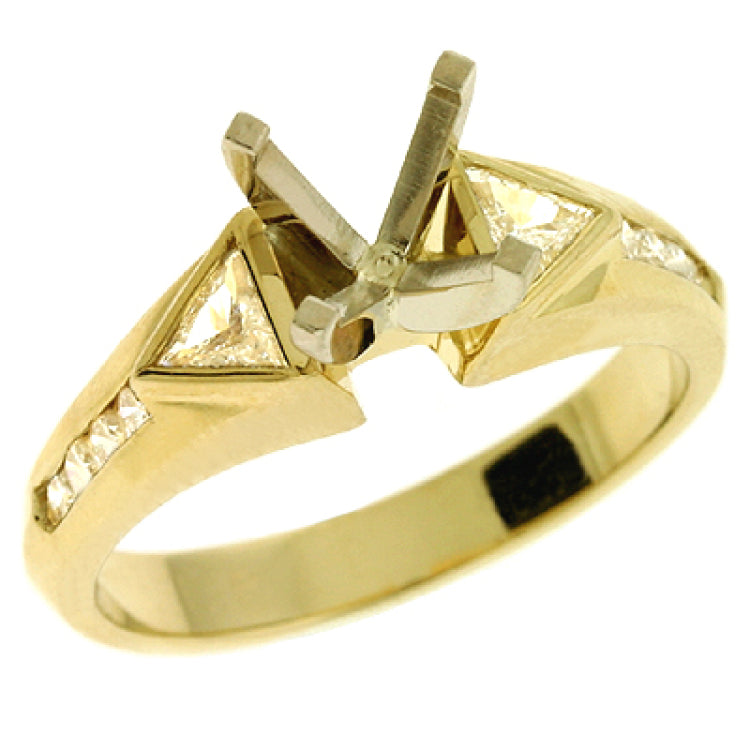 14 KT Rounds Shape Yellow Gold Engagement Ring