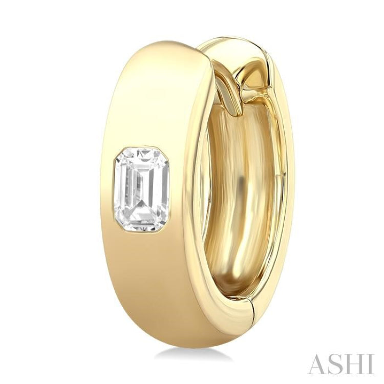 1/3 Ctw Bezel Set Emerald Cut Diamond Fashion Huggie Earrings in 14K Yellow Gold