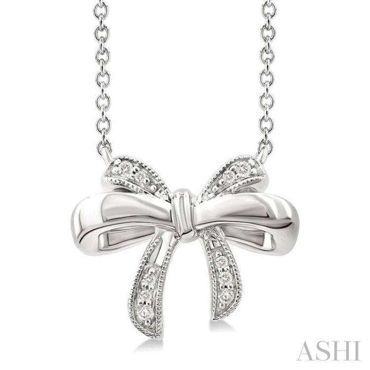 1/20 Ctw Bow Round Cut Diamond Fashion Pendant With Chain in Sterling Silver