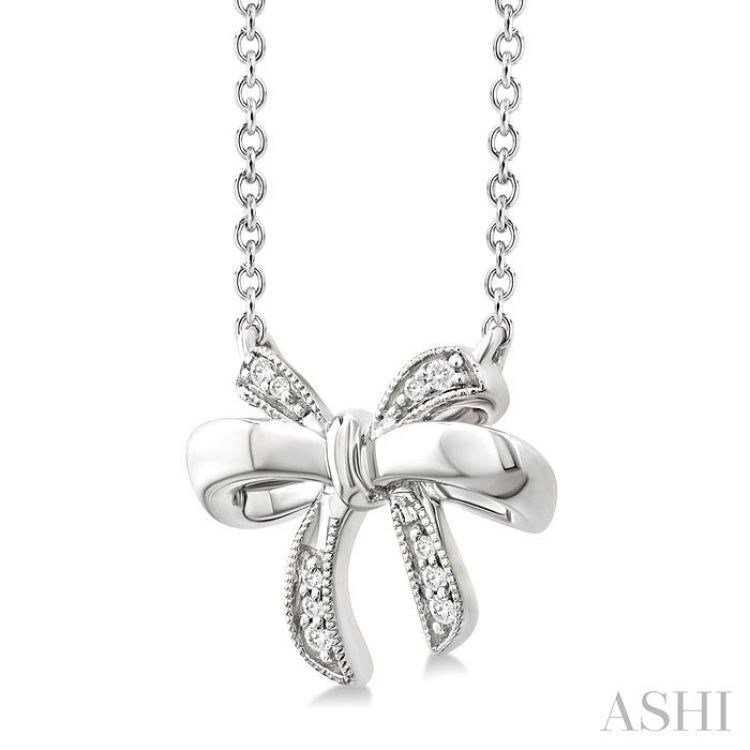 1/20 Ctw Bow Round Cut Diamond Fashion Pendant With Chain in Sterling Silver